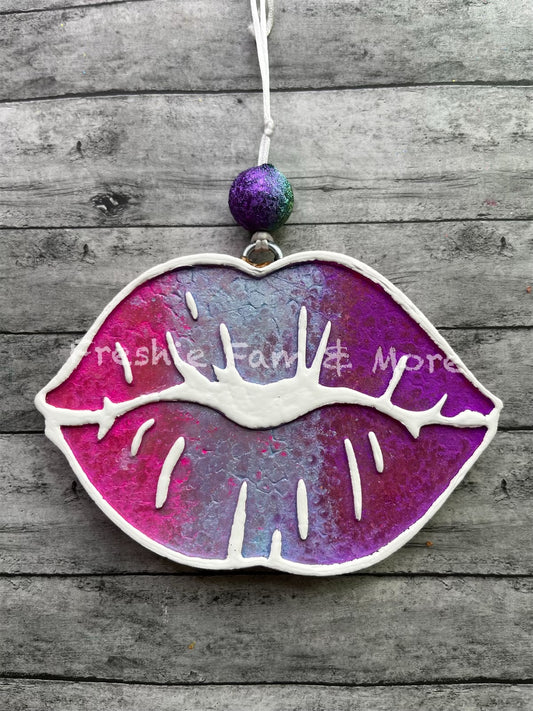 GLITTER LIPS