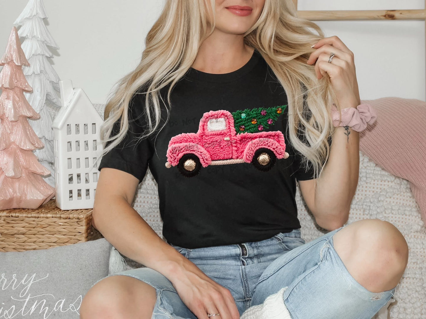 FAUX YARN CHRISTMAS RED TRUCK